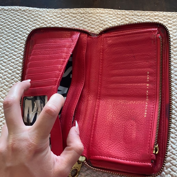 Marc Jacobs wallet - Picture 7 of 9